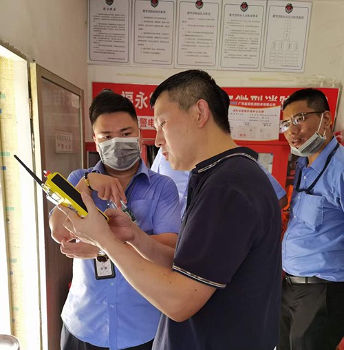 ​市政巡检便携式氨基二甲烷气体检测仪应用案例